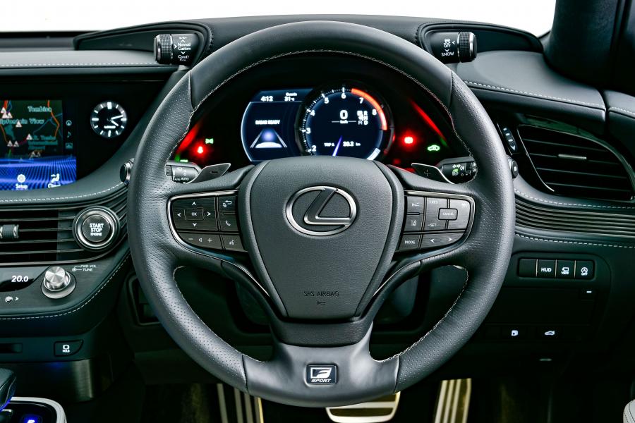 Панель приборов Lexus LS500 F-Sport 2019 года  (ZA) (фото 15 из 40)